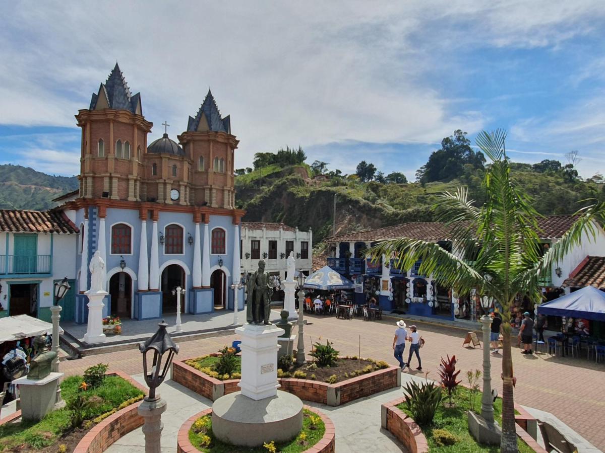 Domus Glamping Guatape Hotel Екстериор снимка