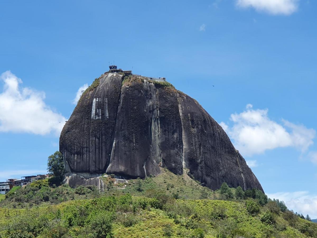 Domus Glamping Guatape Hotel Екстериор снимка